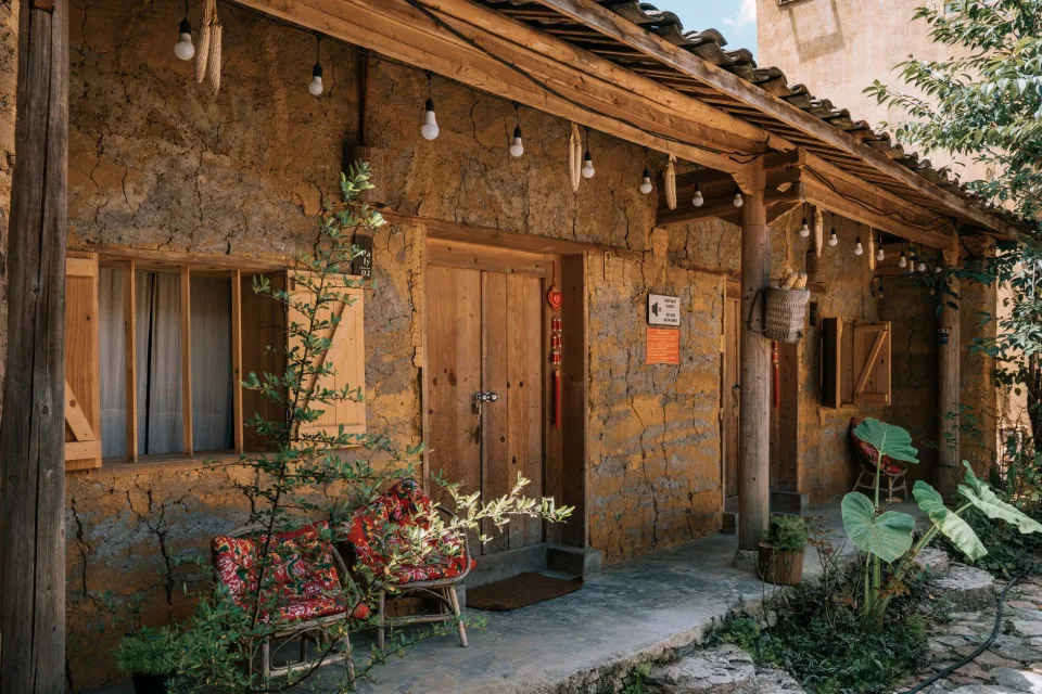 Khăn gấp gọn trên giường